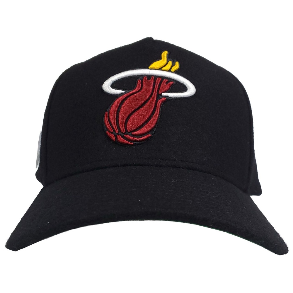 Miami Heat Mitchell & Ness‎ NBA Pro Fit Strapback Hat Cap 3D Logo Black Wool NWT